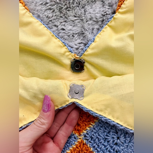 Handmade crochet patterned handbag - Picture 8 of 9